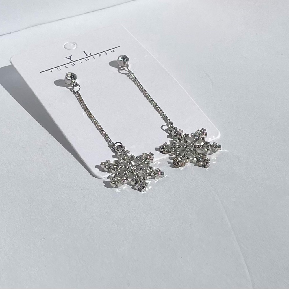 Rhinestone Snowflake Tassel Earrings